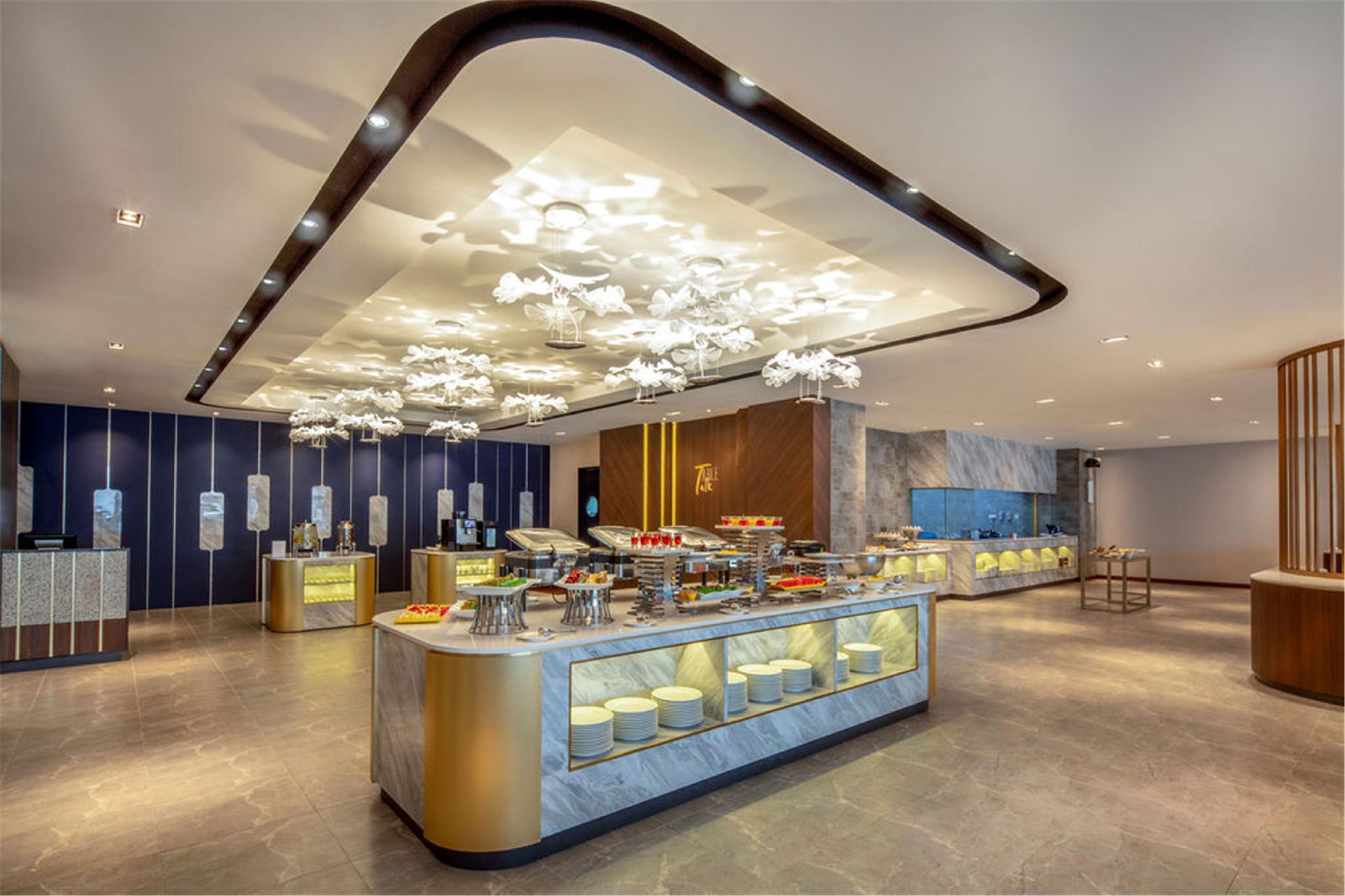 Hotel Dorsett Hartamas Kuala Lumpur Exterior foto The Royal Wing Business Lounge at Suvarnabhumi Airport